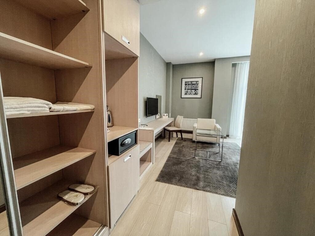 Територія Resident City Hotel 4*