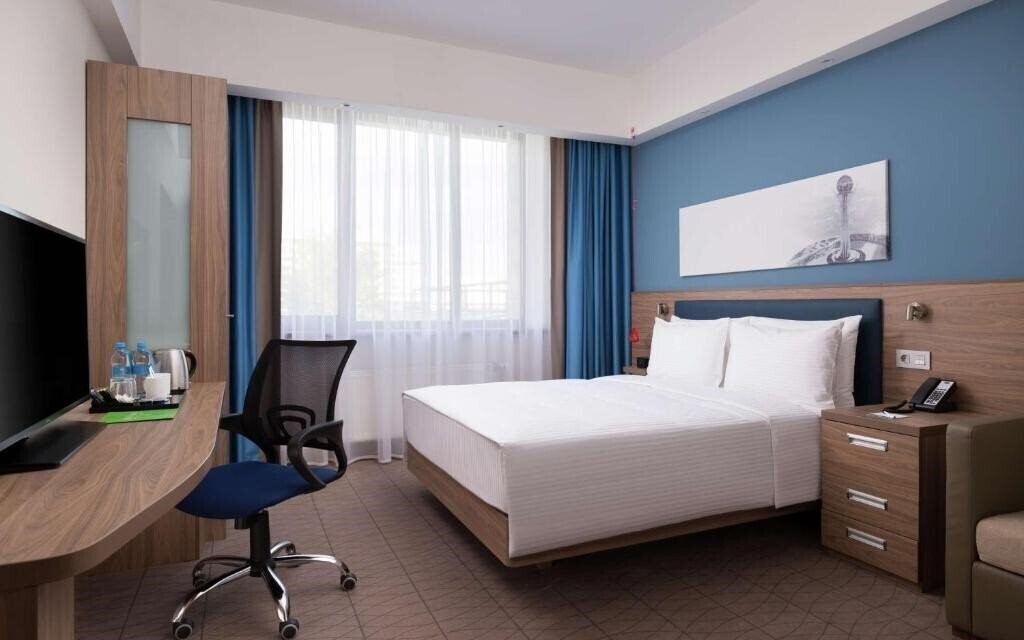 Готель Hampton By Hilton Astana Triumphal Arch 3*