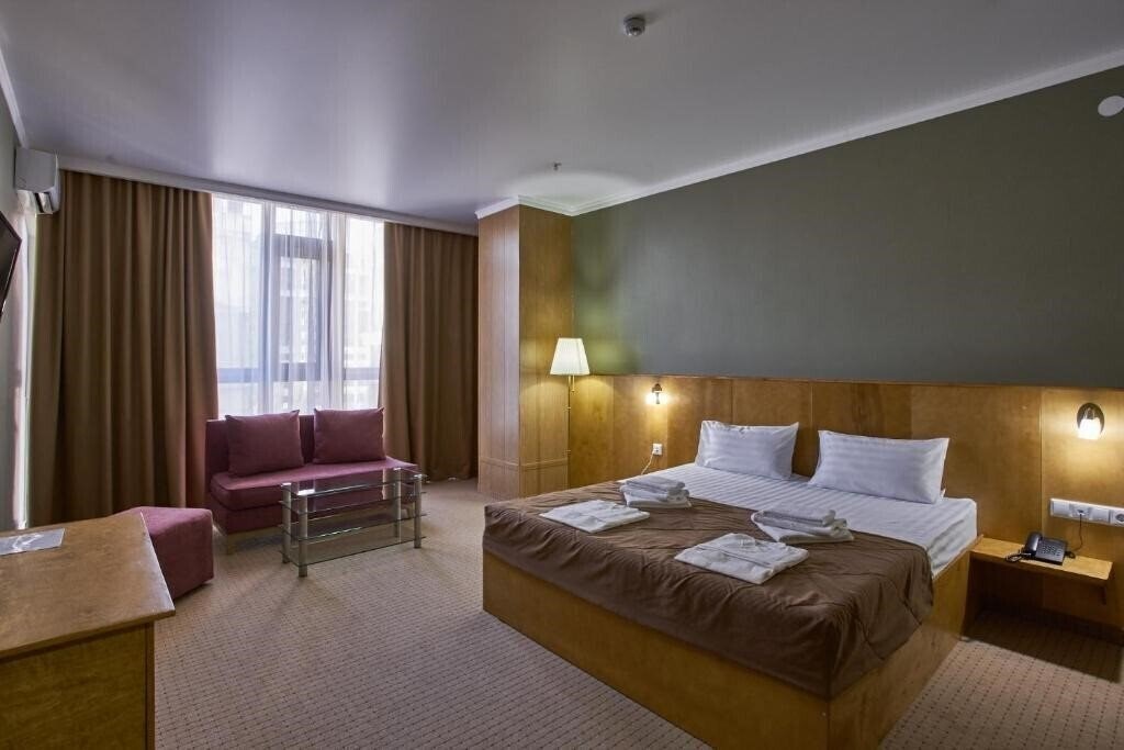 Готель Altyn Eco Park 4*