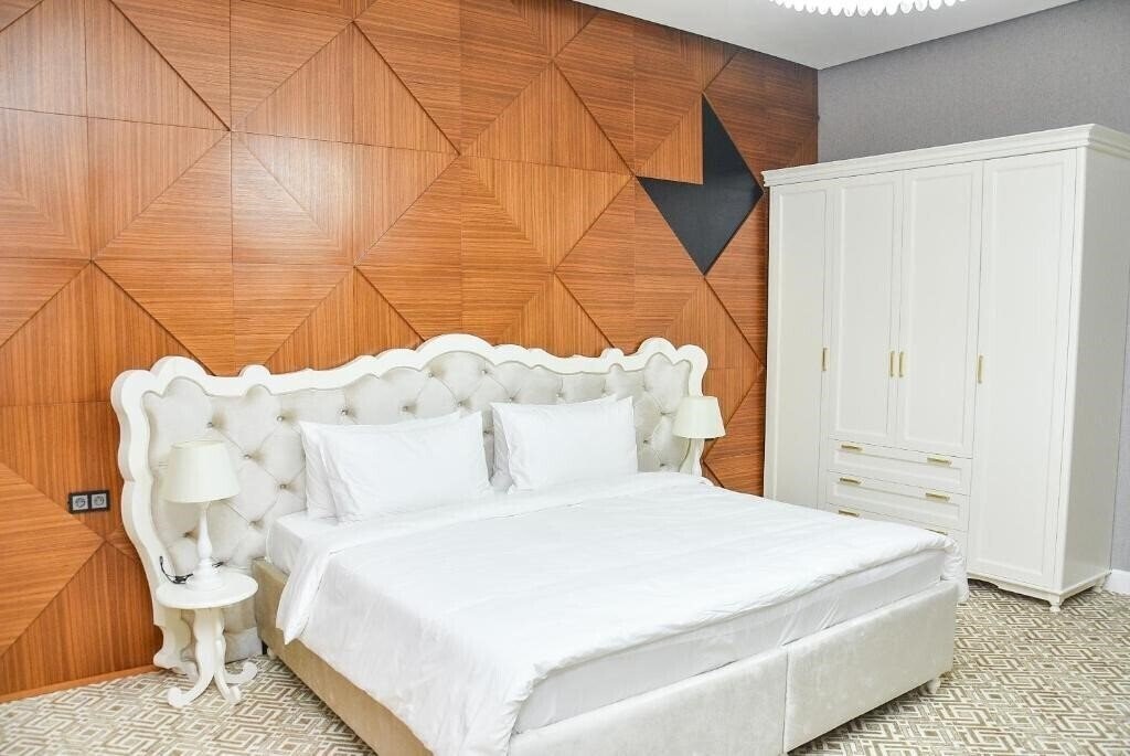 Отель Ramada By Wyndham Turkistan 4*