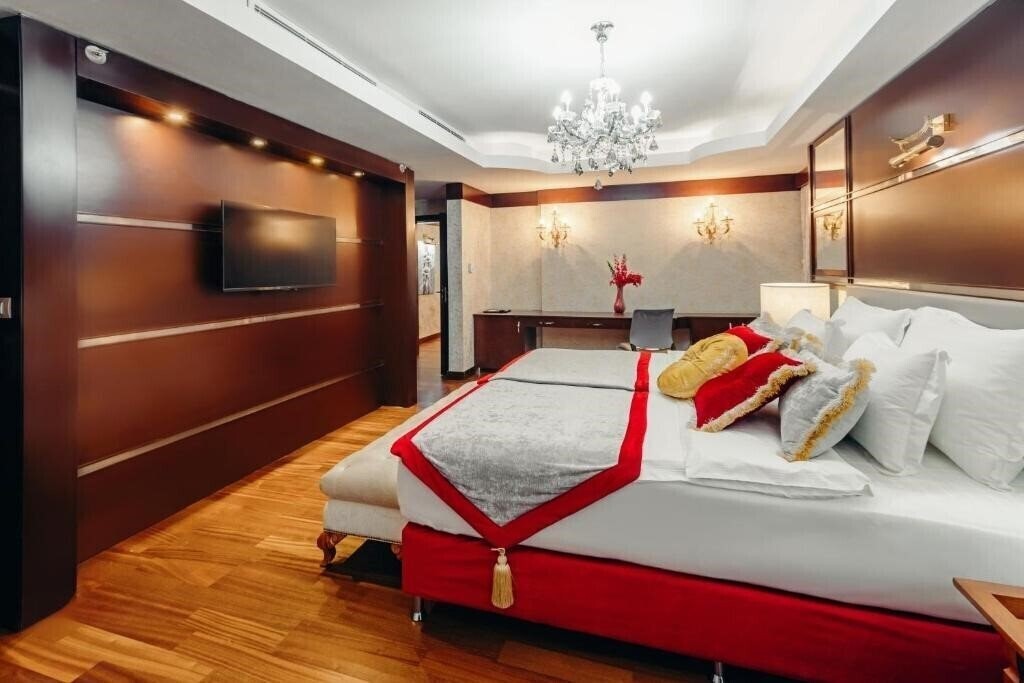 Вид Dedeman Oskemen Tavros Hotel 5*
