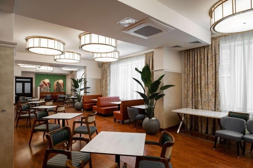 Вид Best Western Plus Oskemen 4*