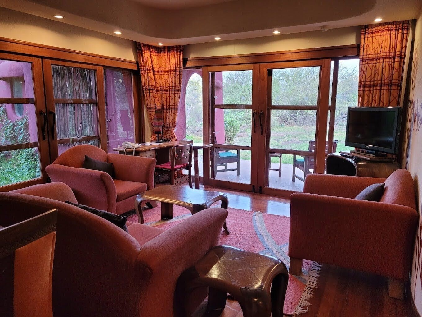 Территория Amboseli Serena Safari Lodge 4*