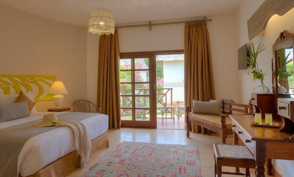 Вид Neptune Village Beach Resort & SPA 4*