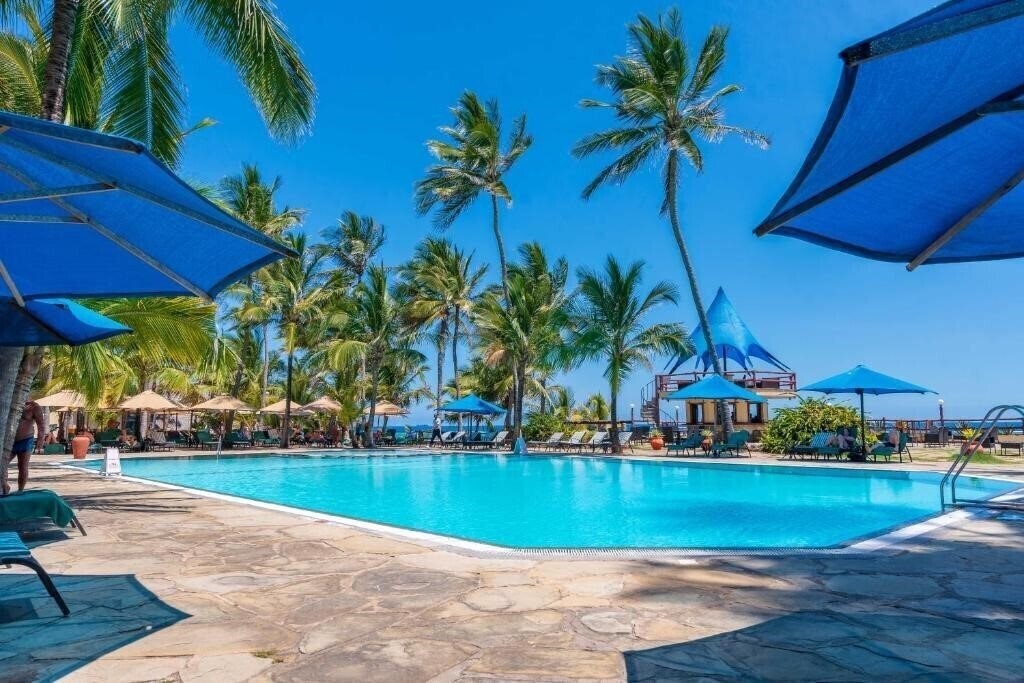 Изображение Bahari Beach Hotel 4*