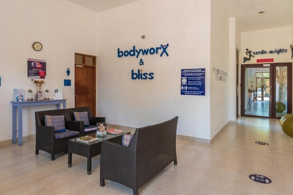 Территория Bahari Beach Hotel 4*