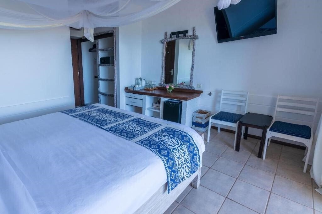 Панорама Bahari Beach Hotel 4*