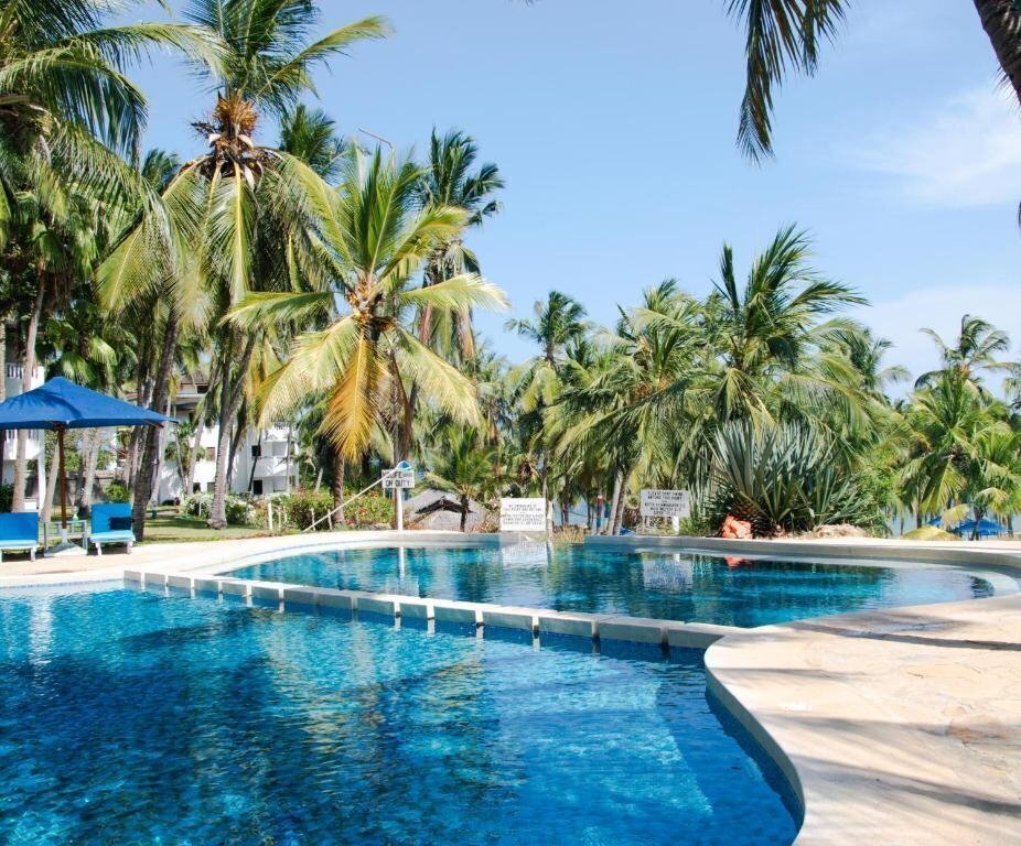 Панорама Prideinn Flamingo Beach Resort 4*