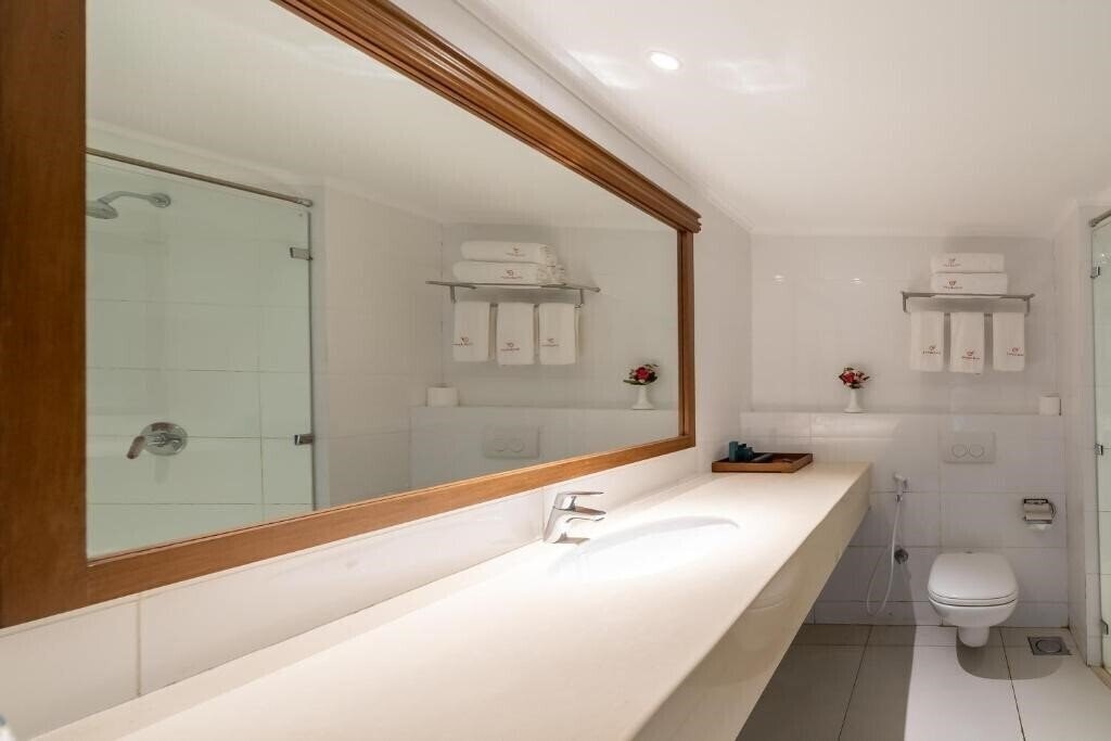 Фото Prideinn Paradise Beach Resort 5*