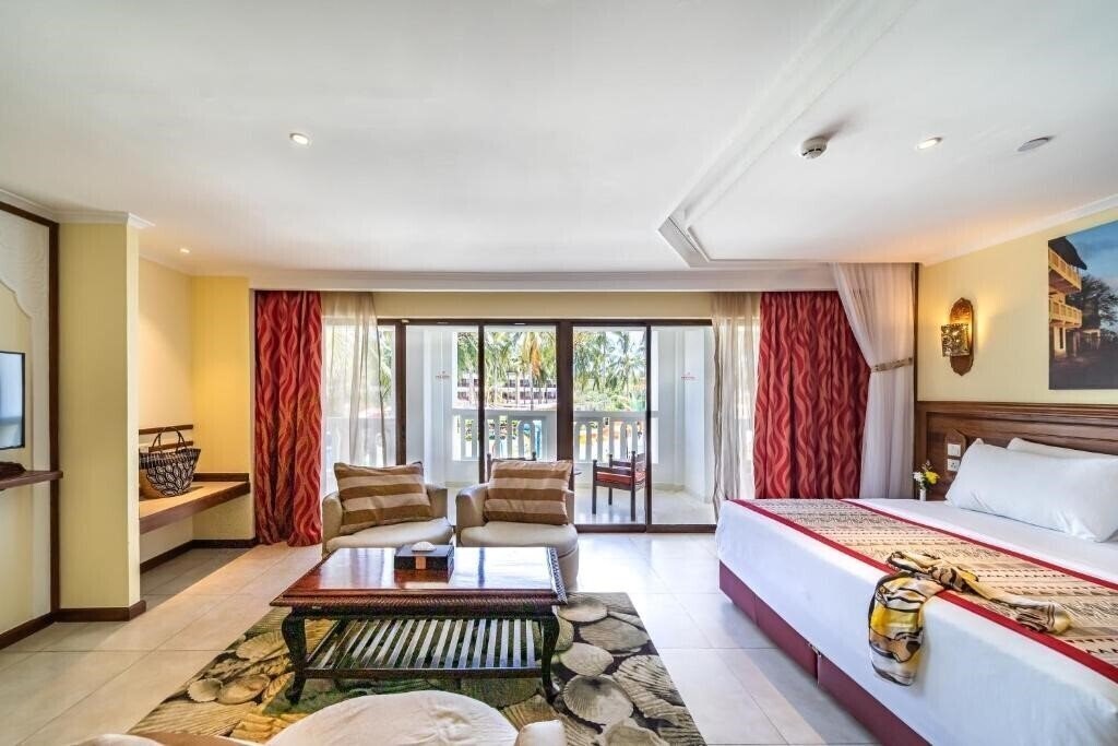 Апартаменты Prideinn Paradise Beach Resort 5*