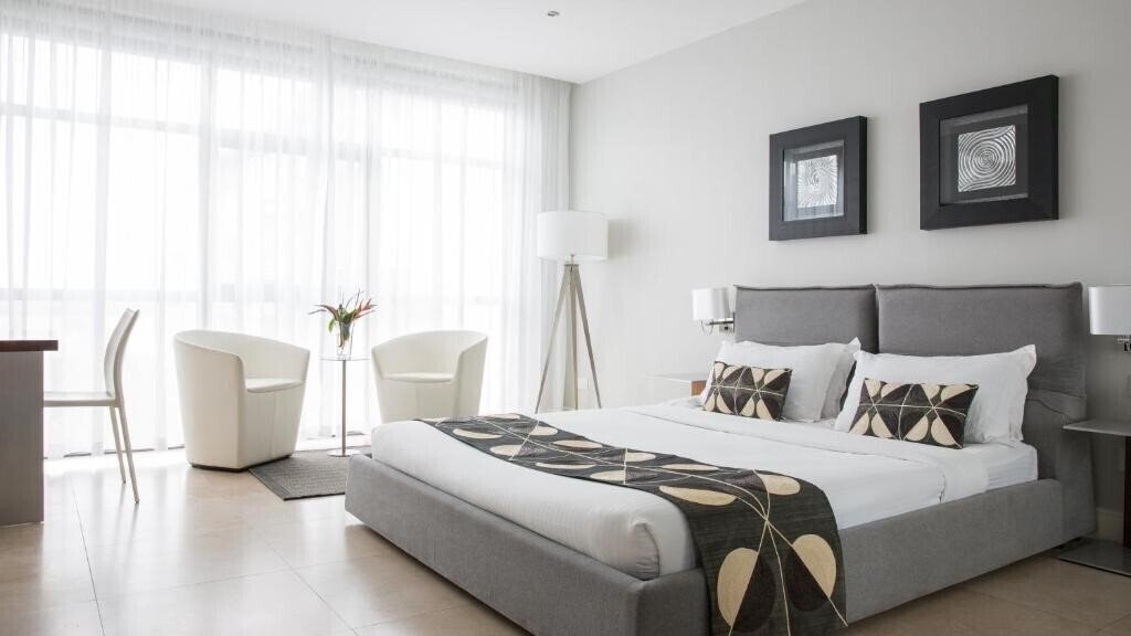 Фотографія English Point Marina 5*