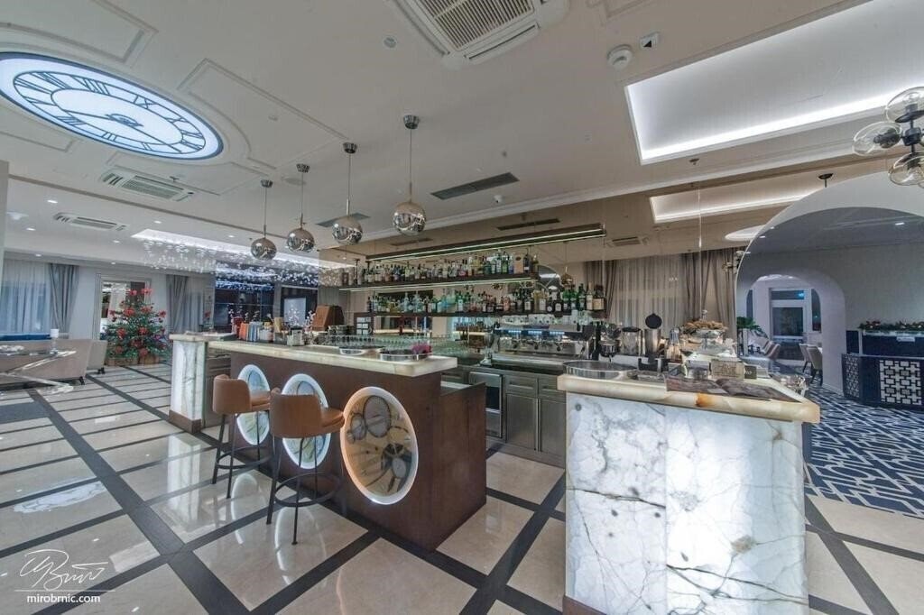 Территория Slavija 2*