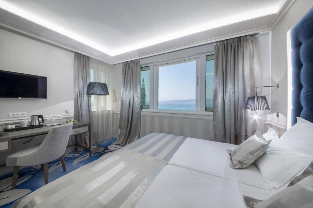 Панорама Slavija 2*