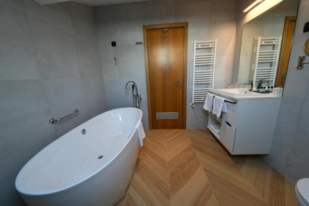 Апартаменти Aparthotel Milenij Baska Voda 4*