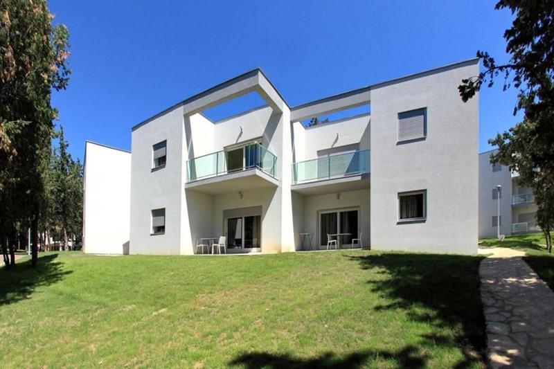 Готель Crvena Luka Resort 4*