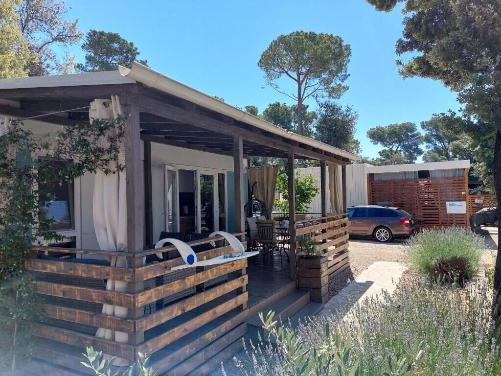 Фото Holiday Homes Camp Park Soline 3*