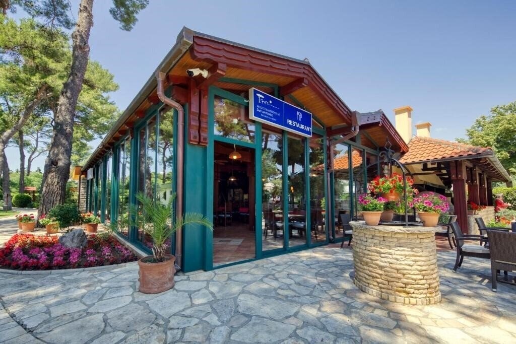 Апартаменты Mediterranean Village San Antonio 3*