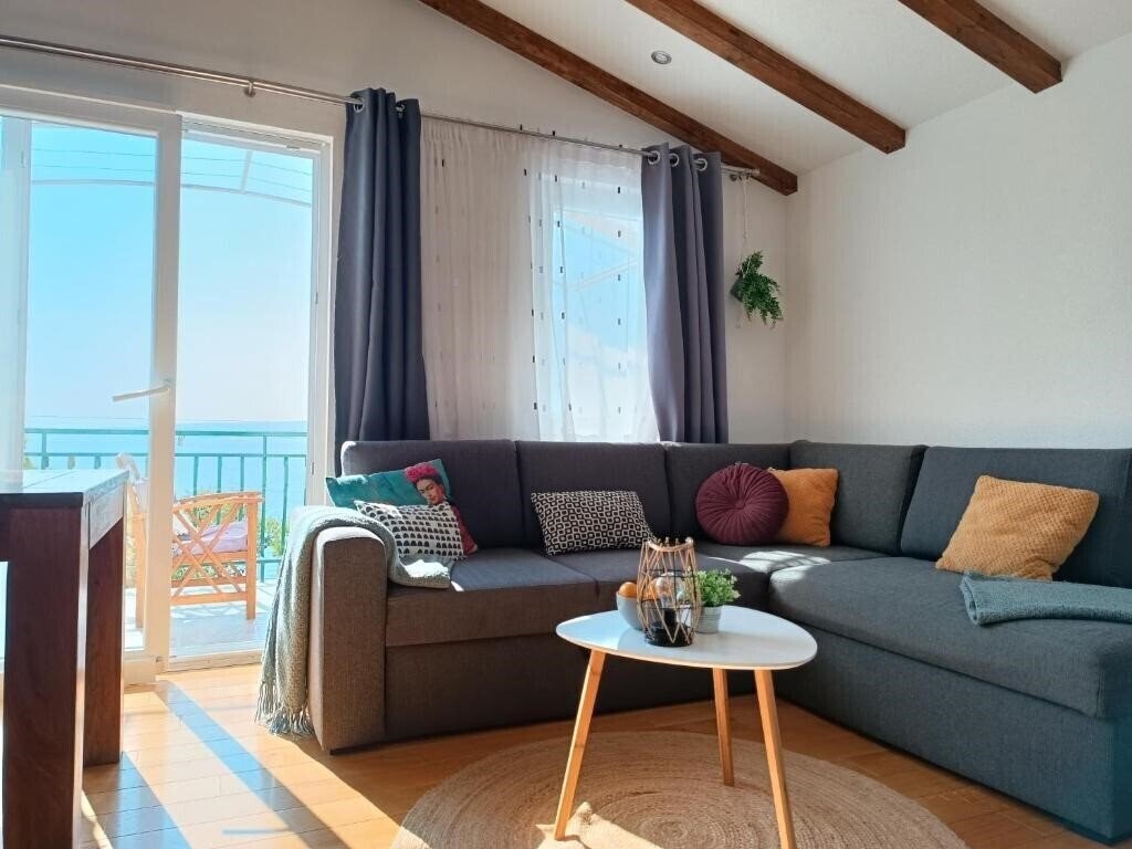 Отель App Mira 3*