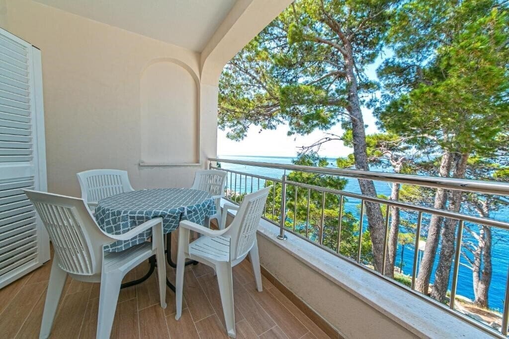 Территория App Jakirusa 3*