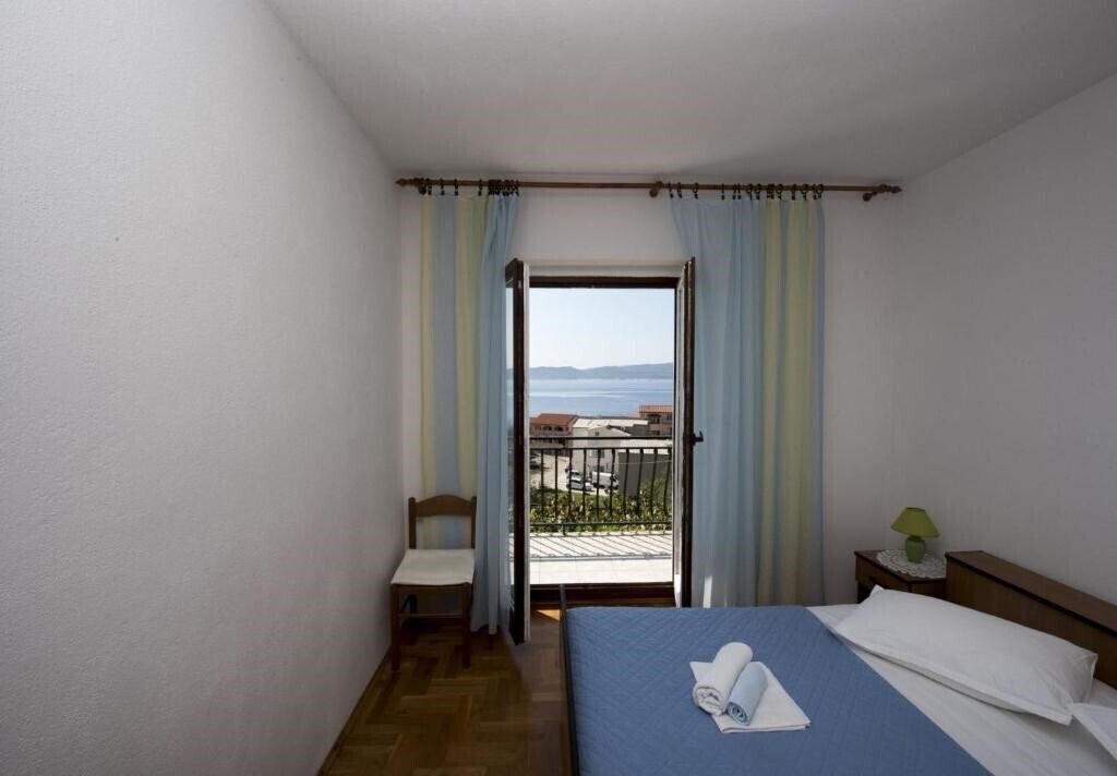 Территория App Robert 3*