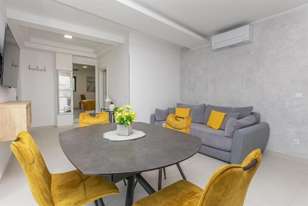 Панорама App Vila Nadalina Delux 3*