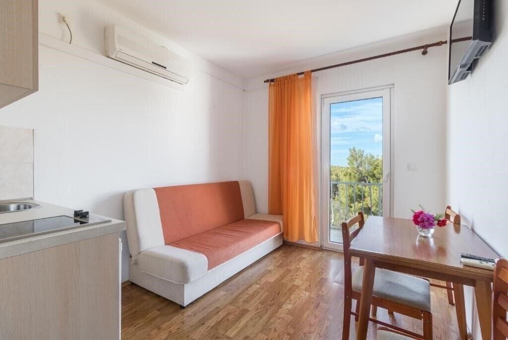 Панорама Pansion Lovac 3*