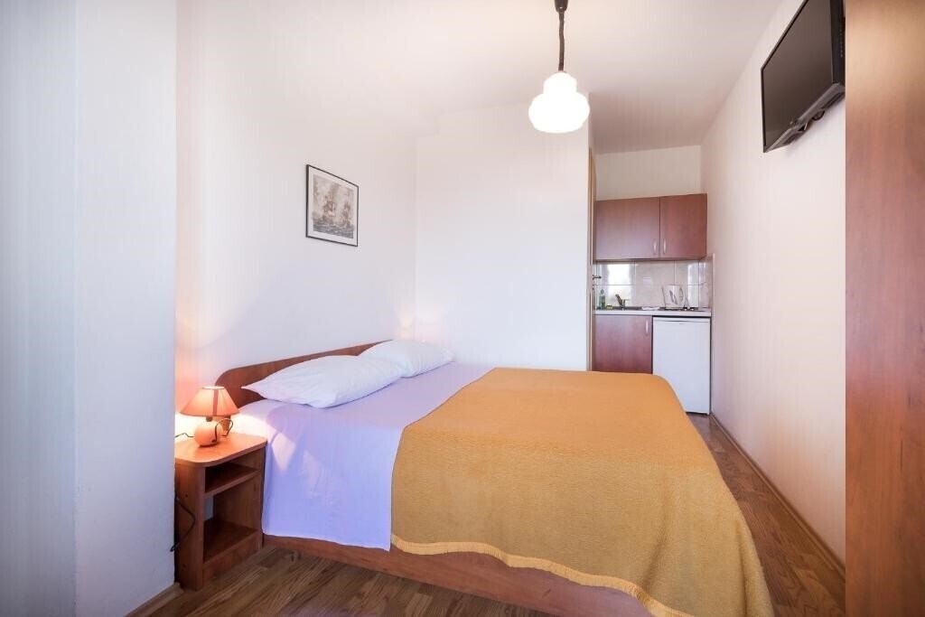 Территория Pansion Lovac 3*