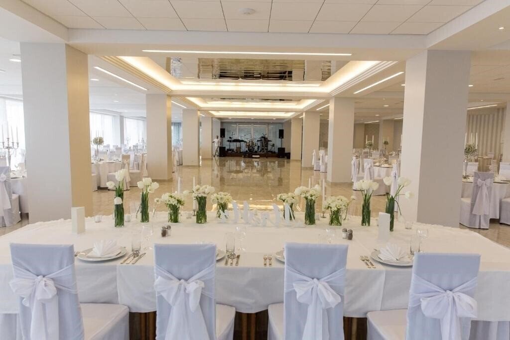 Территория Hotel Omorika 4*