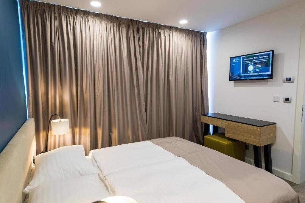 Панорама Esplanade 3*