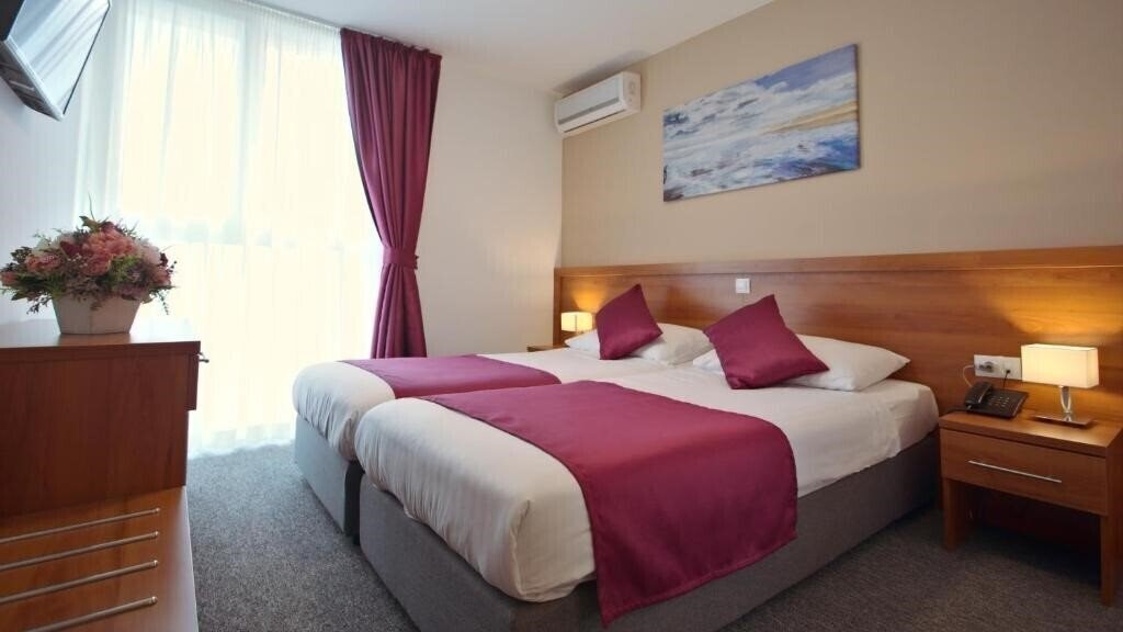 Територія Komodor Hotel Annex 3*