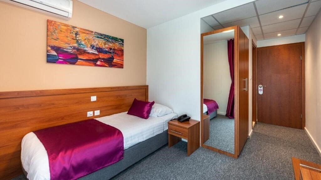 Апартаменти Komodor Hotel Annex 3*