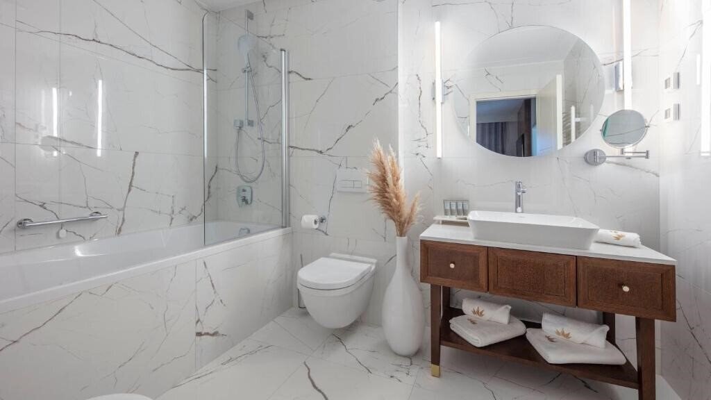 Панорама Neptun Hotel 4*