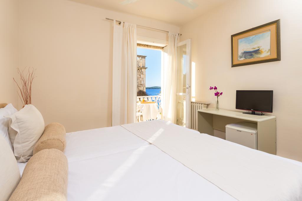 Панорама Palace Hotel 3*