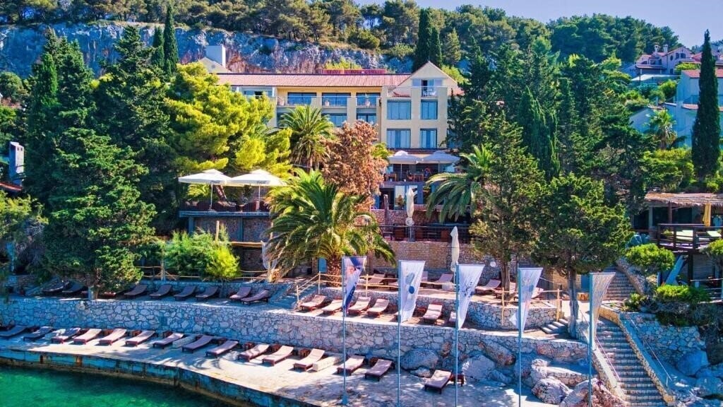 Територія Hotel Podstine Hvar 4*
