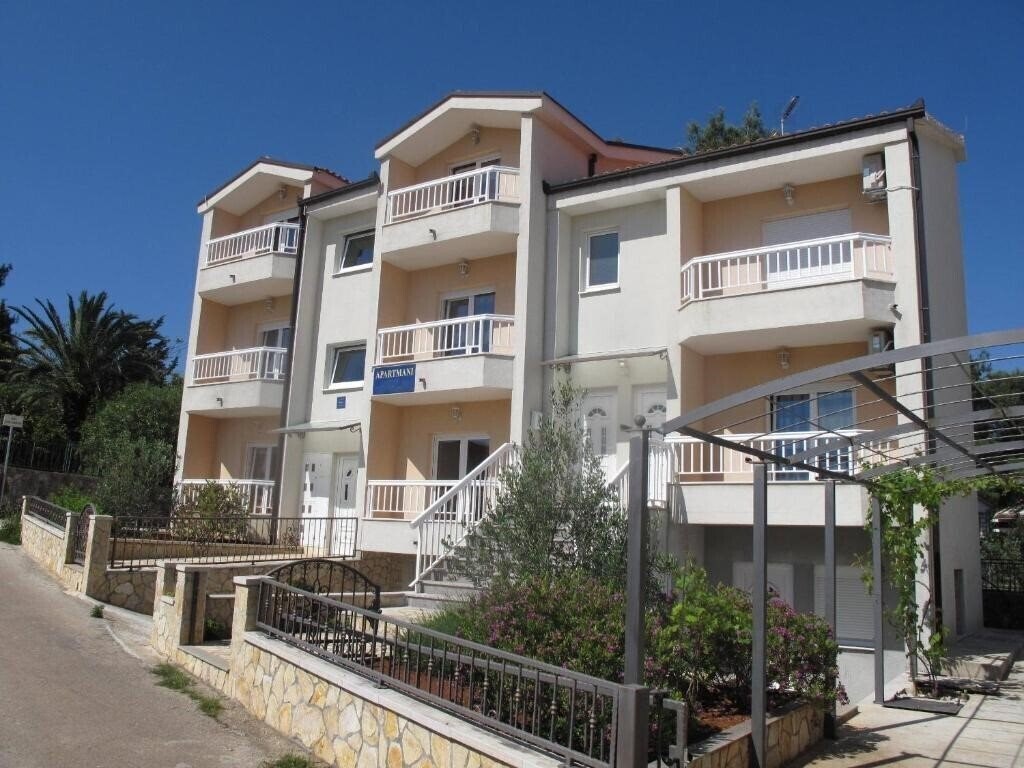 Апартаменти Apartments Mia 3*