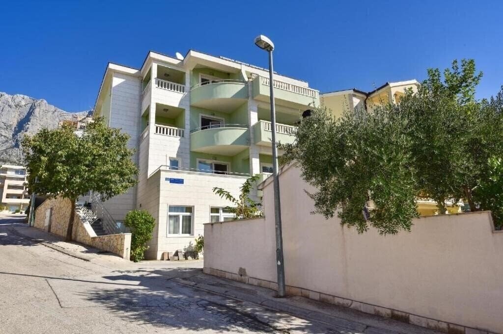 Вид App & Room Roso 3*