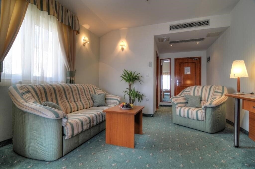 Апартаменты Rosina 4*