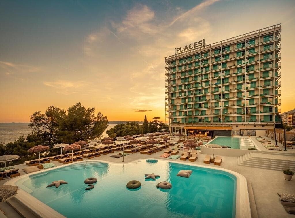 Отель Dalmacija Places Hotel By Valamar 3*