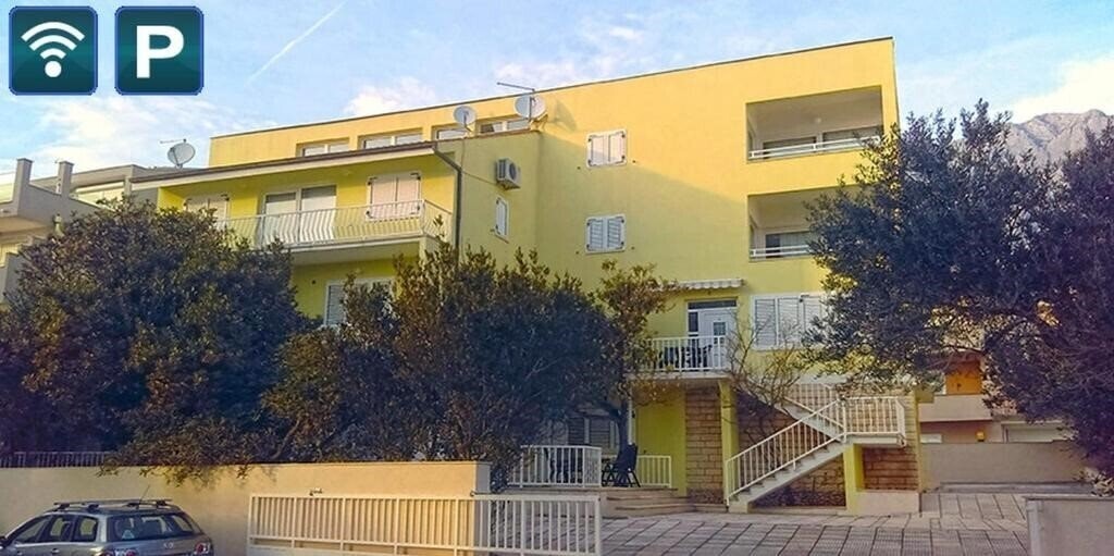 Отель App Ivo 3*