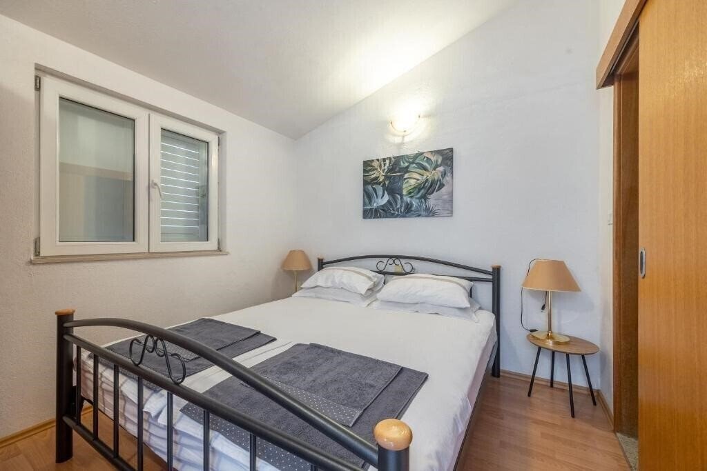 Апартаменти App Julijana 2*