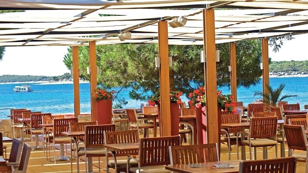 Панорама Park Plaza Belvedere 4*