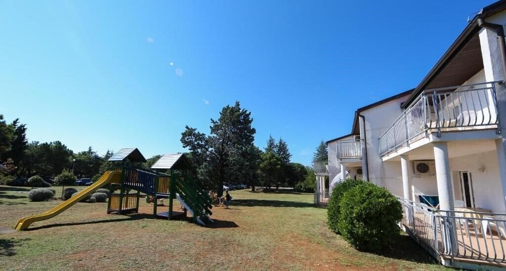 Вид Ai Pini Medulin Resort 2*