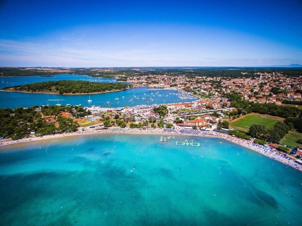 Територія Ai Pini Medulin Resort 2*