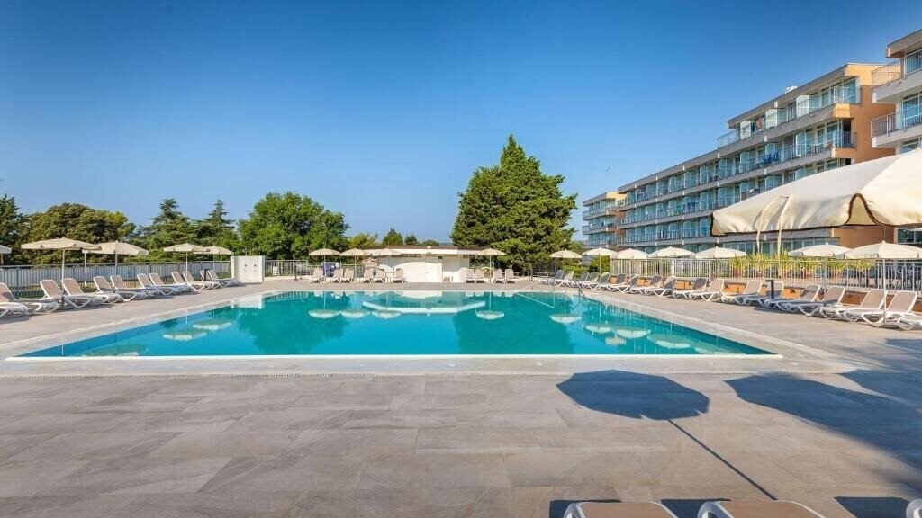 Вид Arena Hotel Holiday 3*