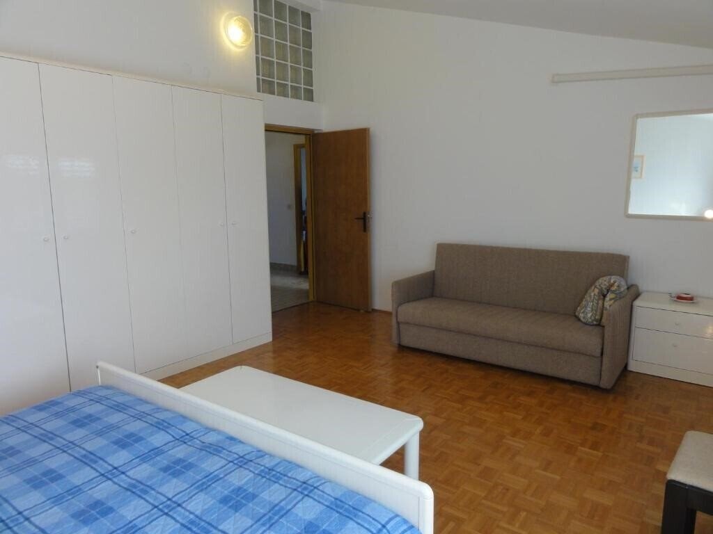 Вид Nice & Cozy Apartment Ferry 3*