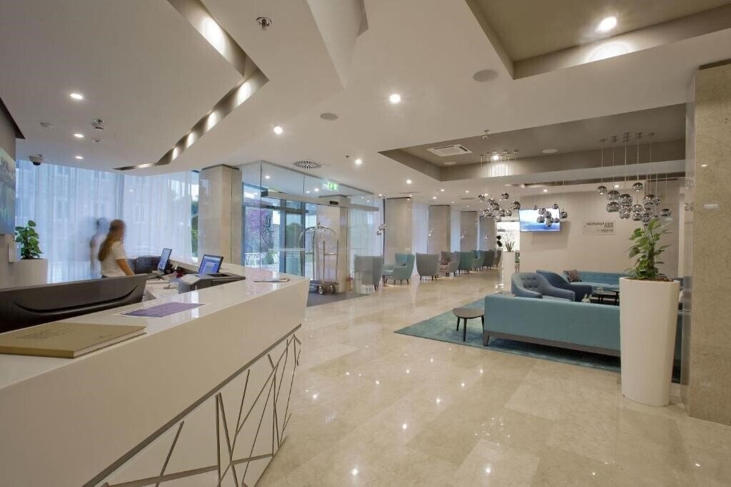 Вид Hotel Mlini 4*