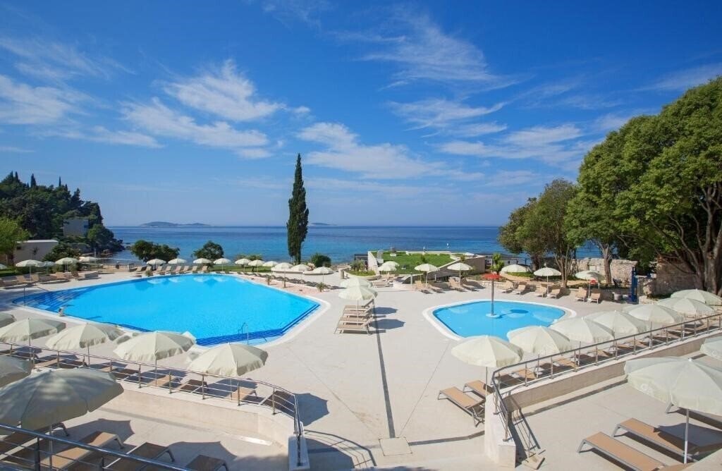 Панорама Hotel Mlini 4*