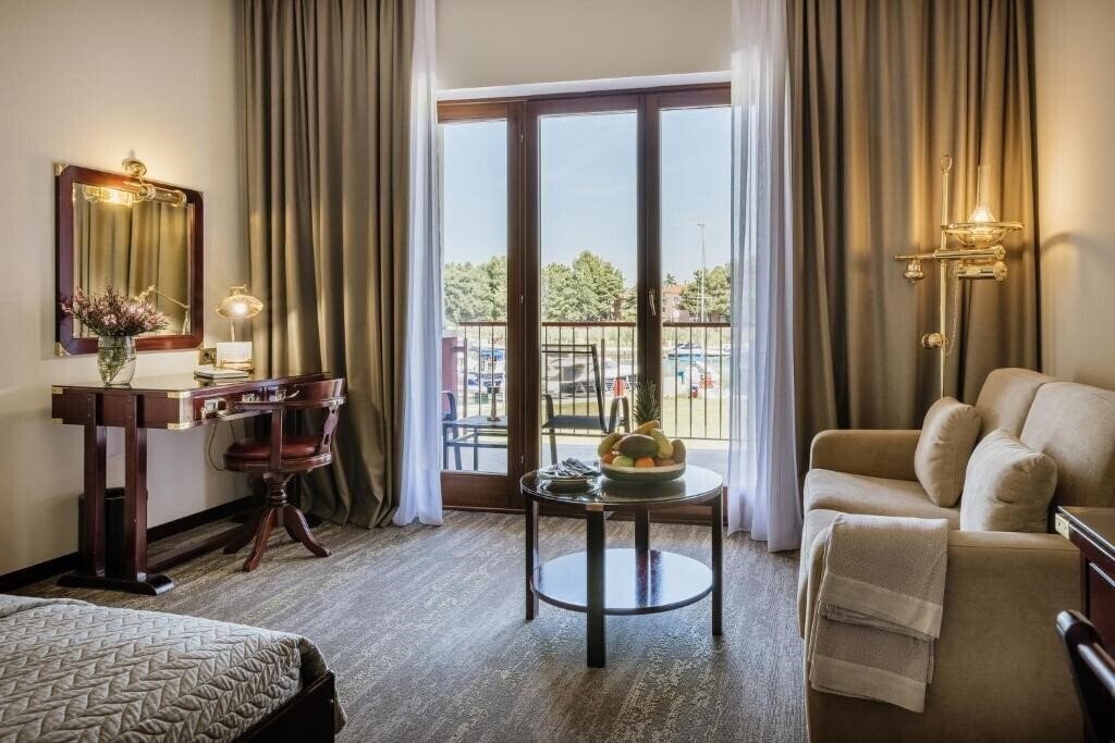 Апартаменты Nautica Hotel 4*