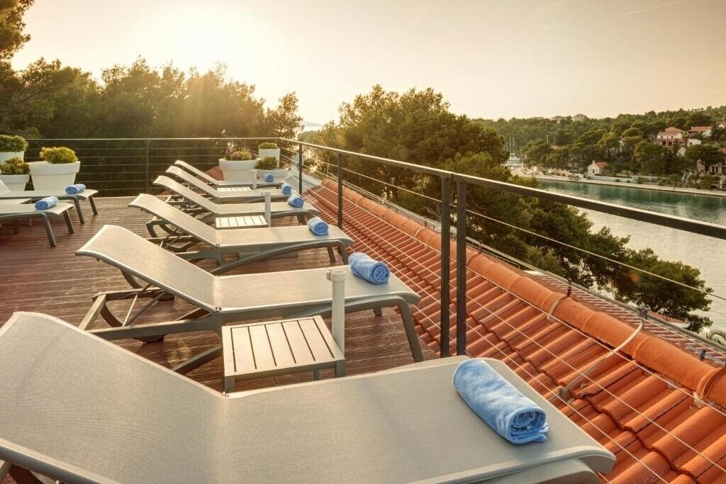 Апартаменты Hotel Milna 2*