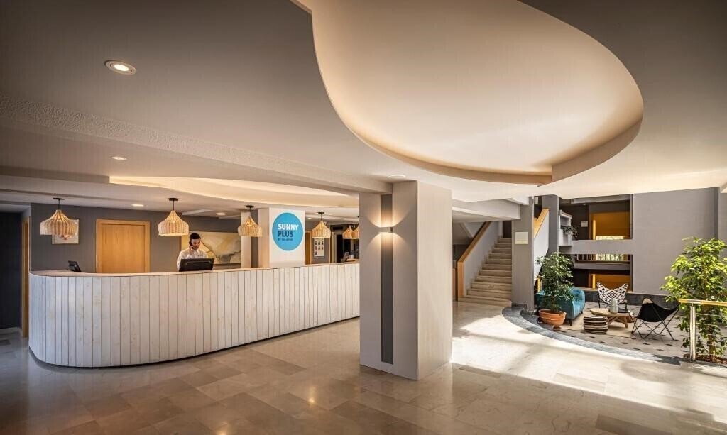 Територія Sunny Krk by Valamar (ex. Krk Sunny Hotel, Valamar Koralj Romantic Hotel) 3*